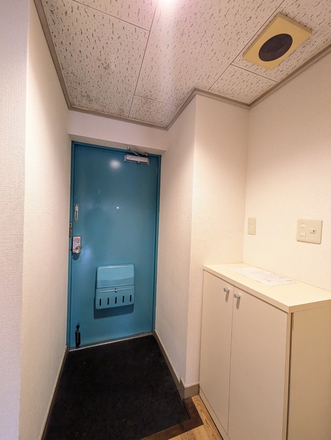 玄関　下駄箱付き玄関