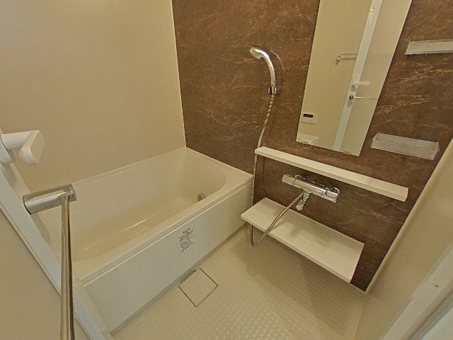 バス・シャワールーム　※別部屋参考写真