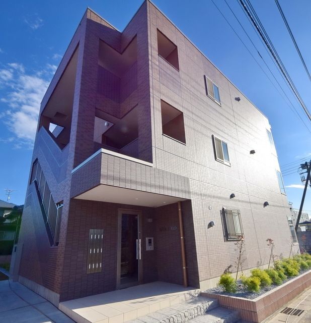 建物外観　駅徒歩7分