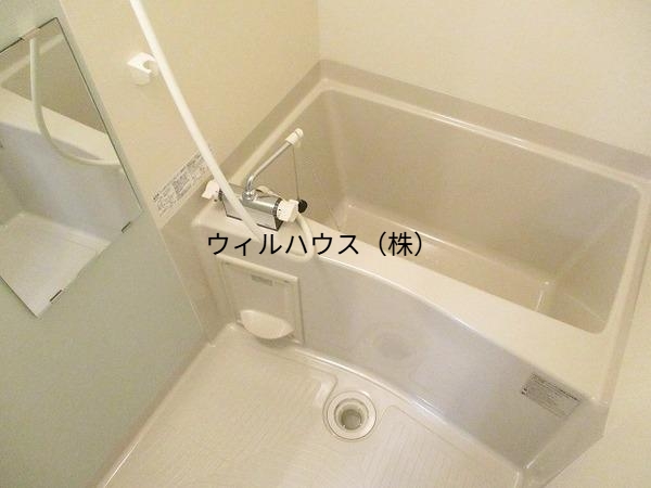 バス・シャワールーム　浴室乾燥機付きバス！