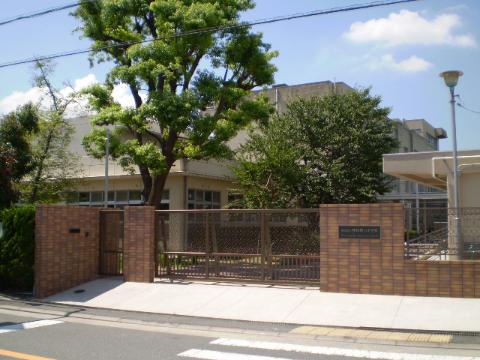 その他　吹田市立吹田第六小学校（その他）まで306m