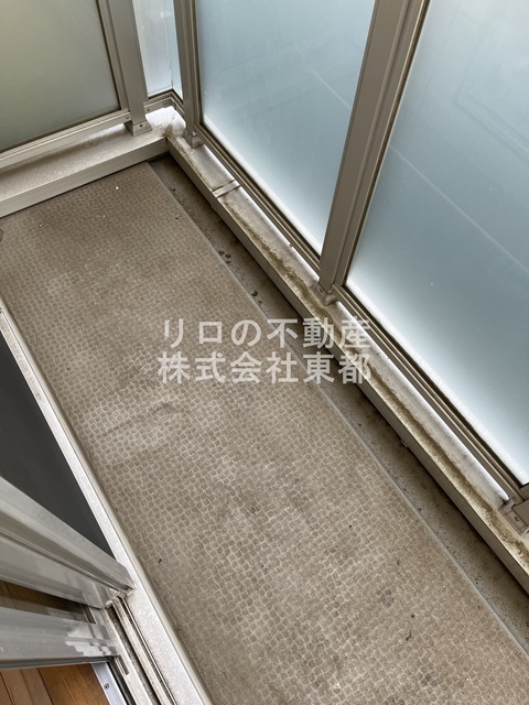 その他共有部分　扉つきのゴミ置き場あります。衛生的ですね♪