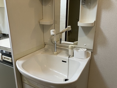 洗面設備　※写真は同じマンションの違う部屋のものになります。