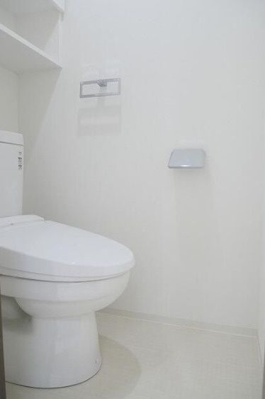トイレ　同タイプ部屋　参考写真です