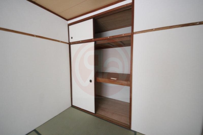 収納　清潔感のあるトイレです