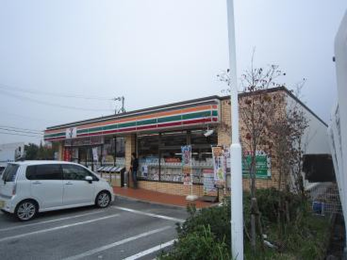 コンビニ　セブンイレブン森本（コンビニ）まで850m