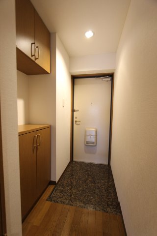 玄関　参考写真です。現況優先。