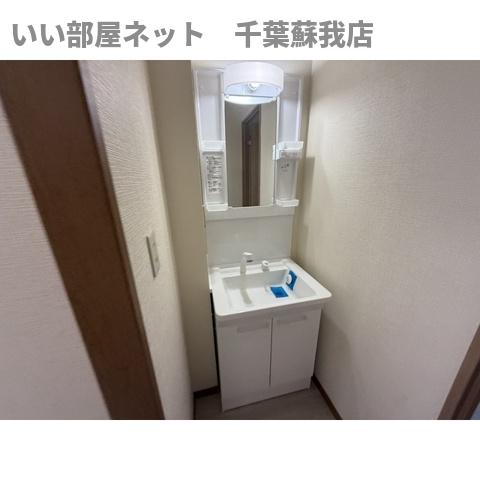 洗面設備　スペースが確保できる洗面所です