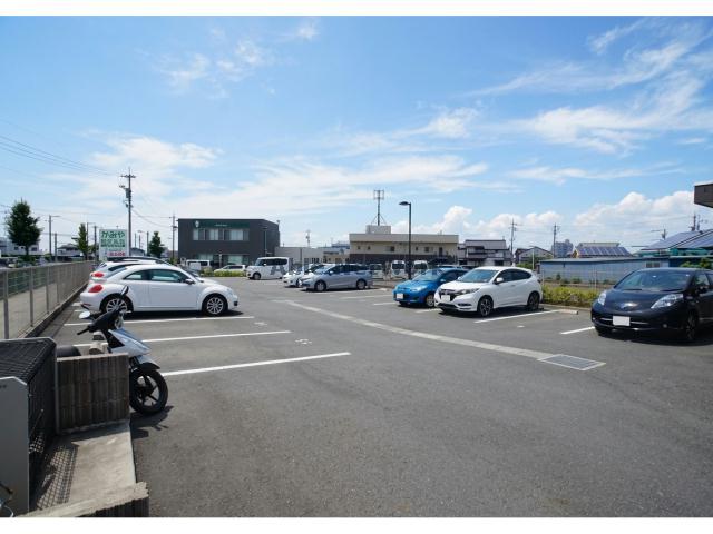 駐車場　駐車場