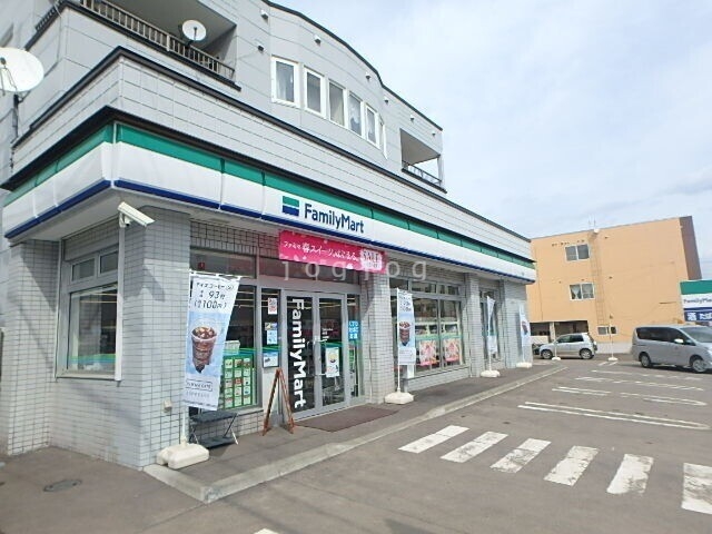 コンビニ　ファミリーマート赤岩店（コンビニ）まで600m