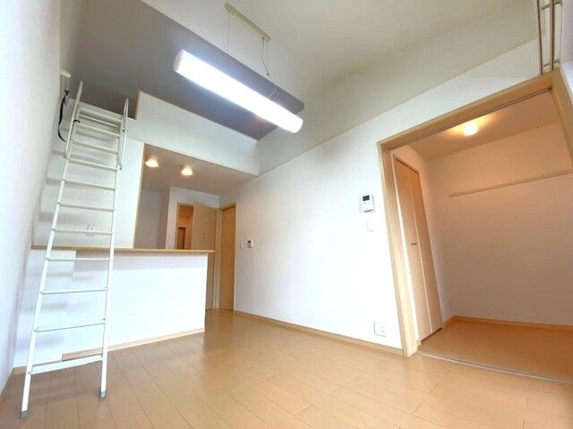 サニーガーデンの居間写真