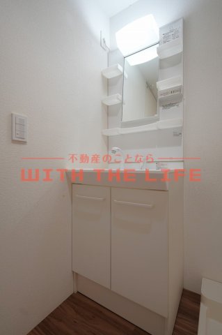 洗面設備　独立洗面台あり、毎朝おしゃれに忙しい女性の方におすすめです