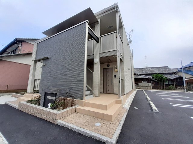 建物外観　落ち着いた雰囲気の外観です