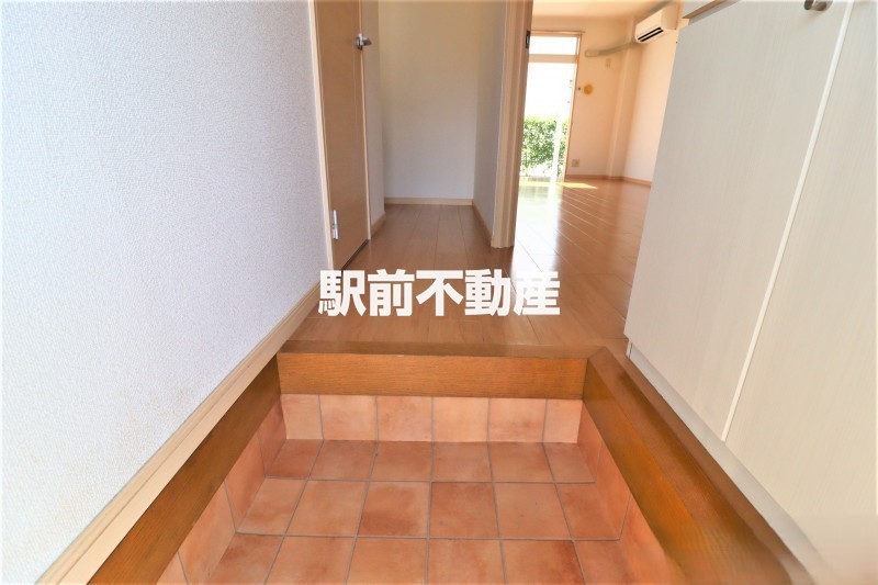 玄関　同物件別部屋