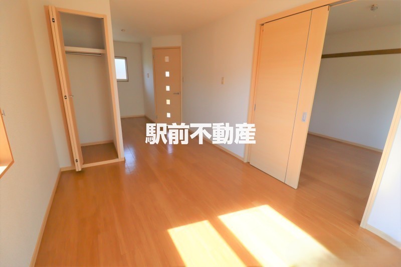 居室・リビング　同物件別部屋