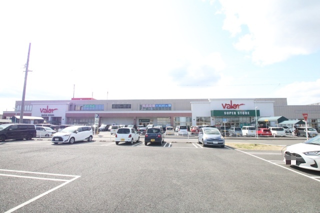 スーパー　バロー 戸田店（スーパー）まで1100m