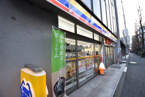 コンビニ　ミニストップ 神田鍛冶町店（コンビニ）まで378m