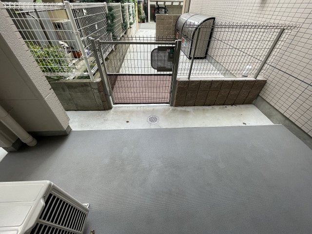 バルコニー　外からの目が気にならないバルコニーで洗濯物が干せます