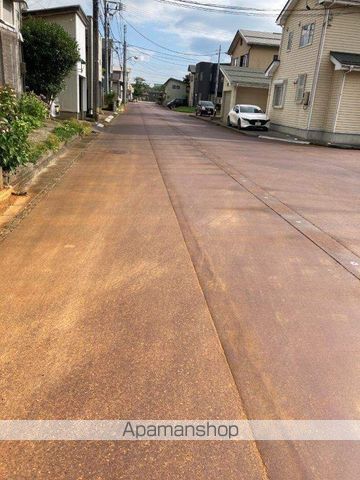 その他　前面道路（その他）まで0m