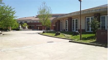 小学校　砺波市立出町小学校（小学校）まで1151m