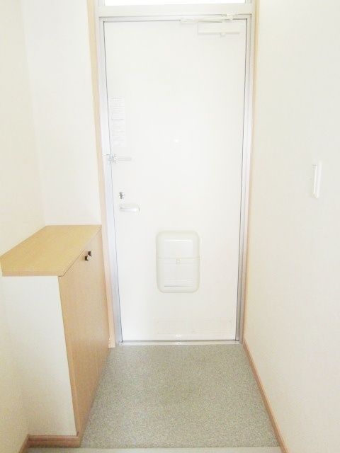 玄関　★下駄箱付きの玄関★