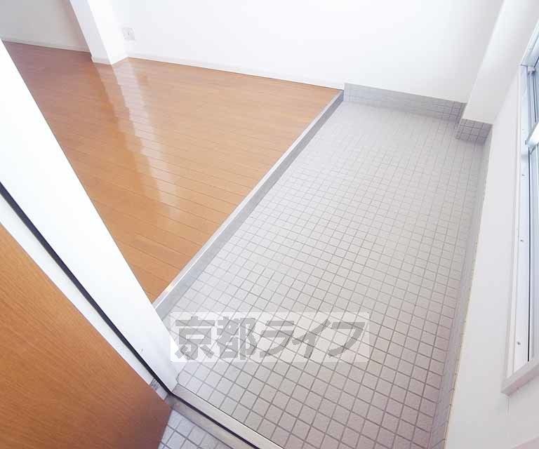 玄関　広々とした玄関ですね。