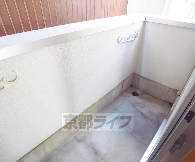 バルコニー　広々としたバルコニーです。