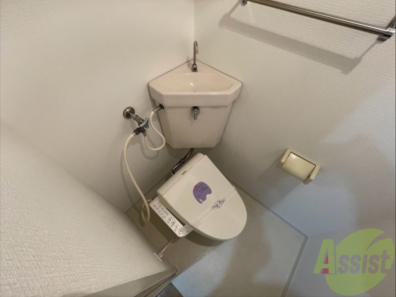 トイレ　こちらはトイレです。清潔感があり、安心して使用できます。