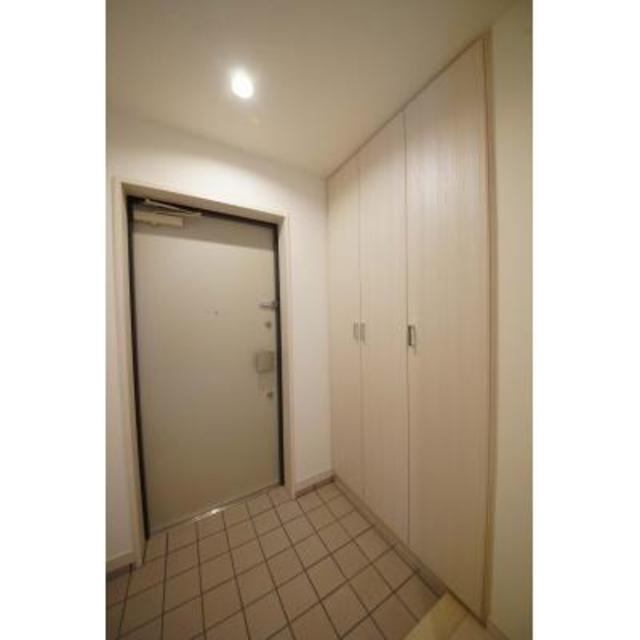 玄関　※写真は同タイプ住戸です。