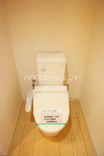 トイレ　ウォシュレットつきトイレです。
