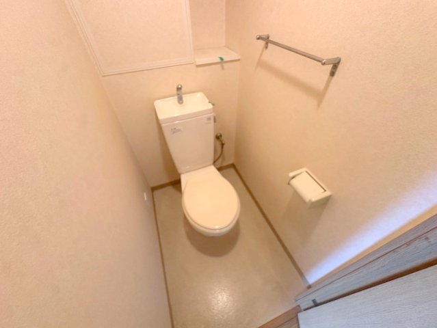 トイレ　清潔感のあるトイレは、誰もがリラックスできる空間です。