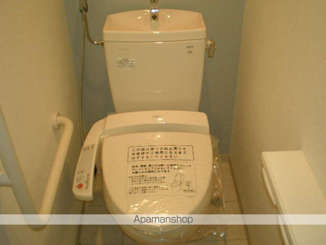 地下鉄東西線 南郷１８丁目駅 徒歩9分 4階建 築18年のトイレ写真