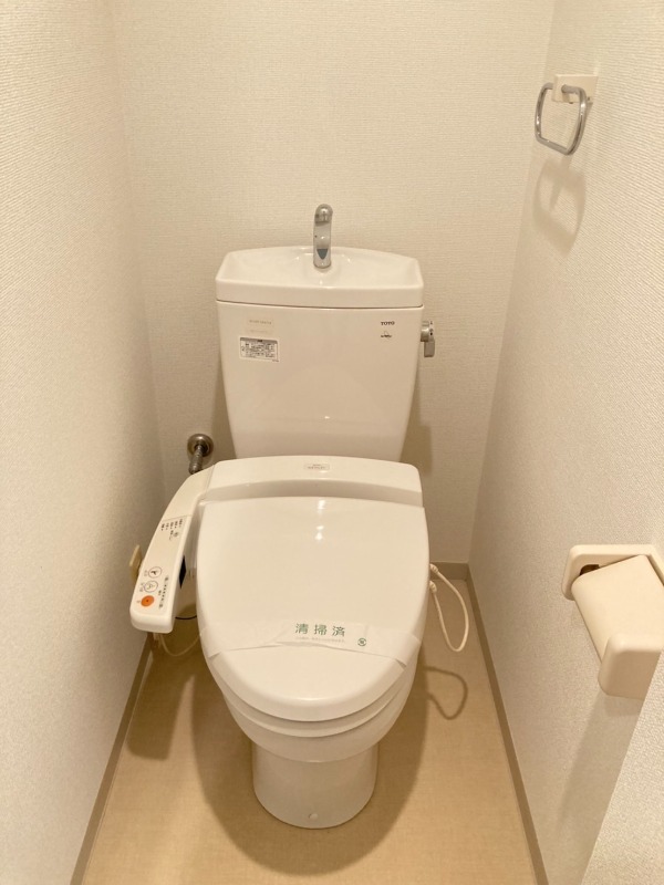 トイレ　※別号室参考写真です