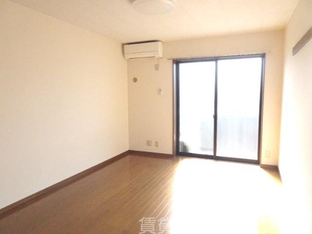 居室・リビング　明るいお部屋です♪