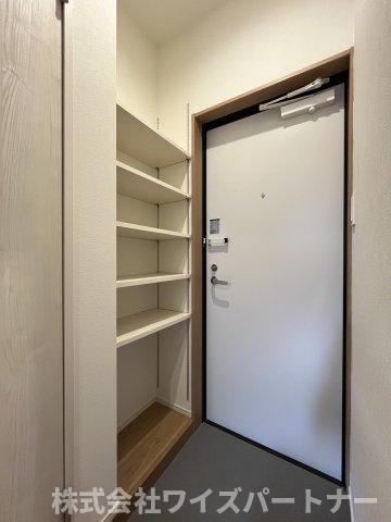 玄関　※同型タイプの為、現状優先