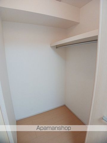 Neo City庭瀬の玄関写真