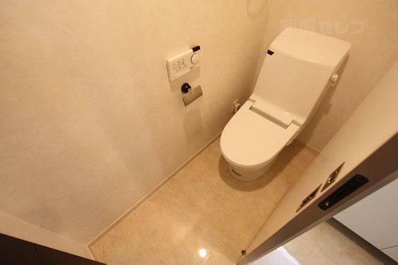 Sun Heart池下のトイレ写真