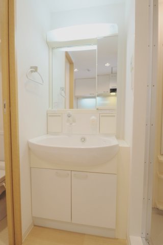洗面設備　同一物件別部屋のイメージ写真です。