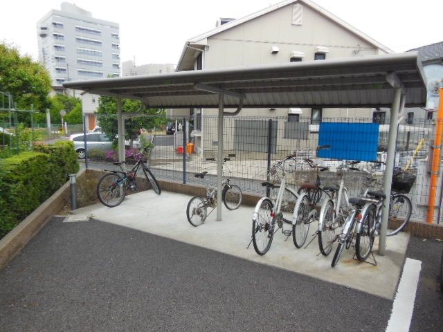その他共有部分　♪屋根付きの駐輪場！♪