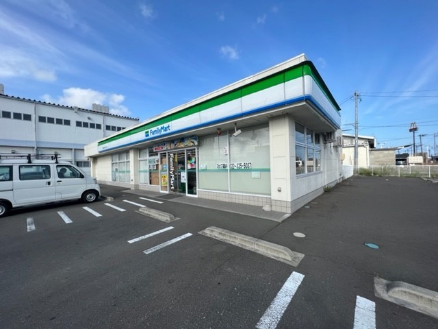 コンビニ　ファミリーマート岩沼相の原店（コンビニ）まで750m