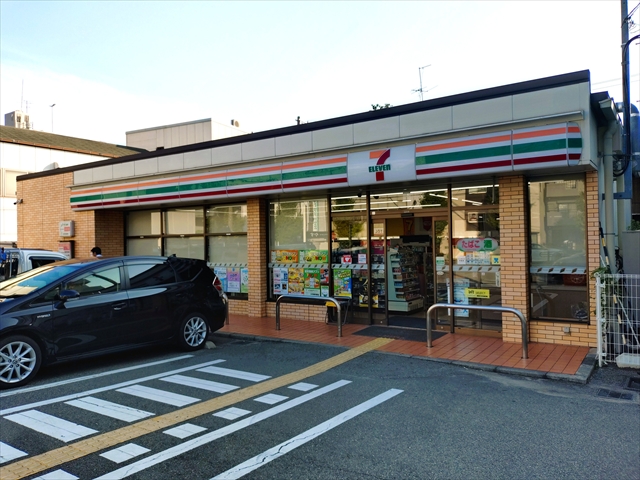 コンビニ　セブンイレブン芦屋打出駅南店（コンビニ）まで208m
