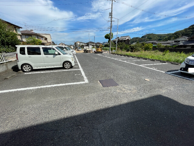 【倉敷市福井のアパートの駐車場】