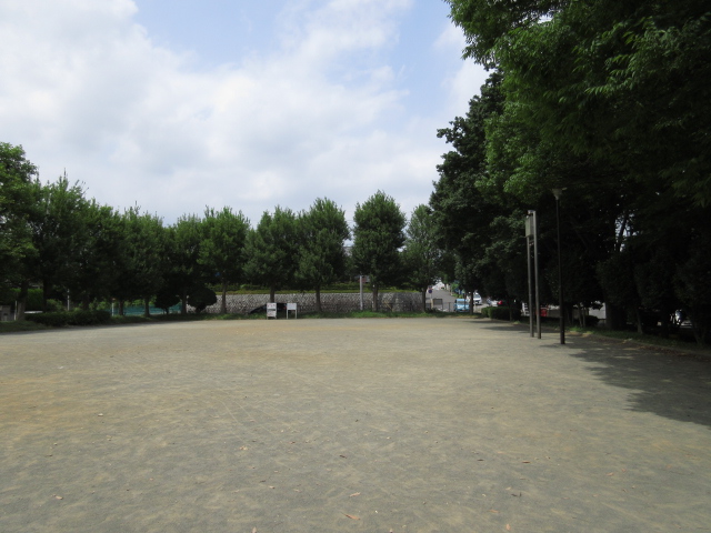 【有馬持田マンションの公園】