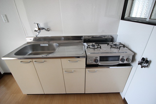 キッチン　使いやすいキッチンです ※間取り反転の場合あり、内装が若干異