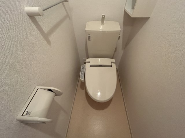 【姫路市広畑区東新町のアパートのトイレ】
