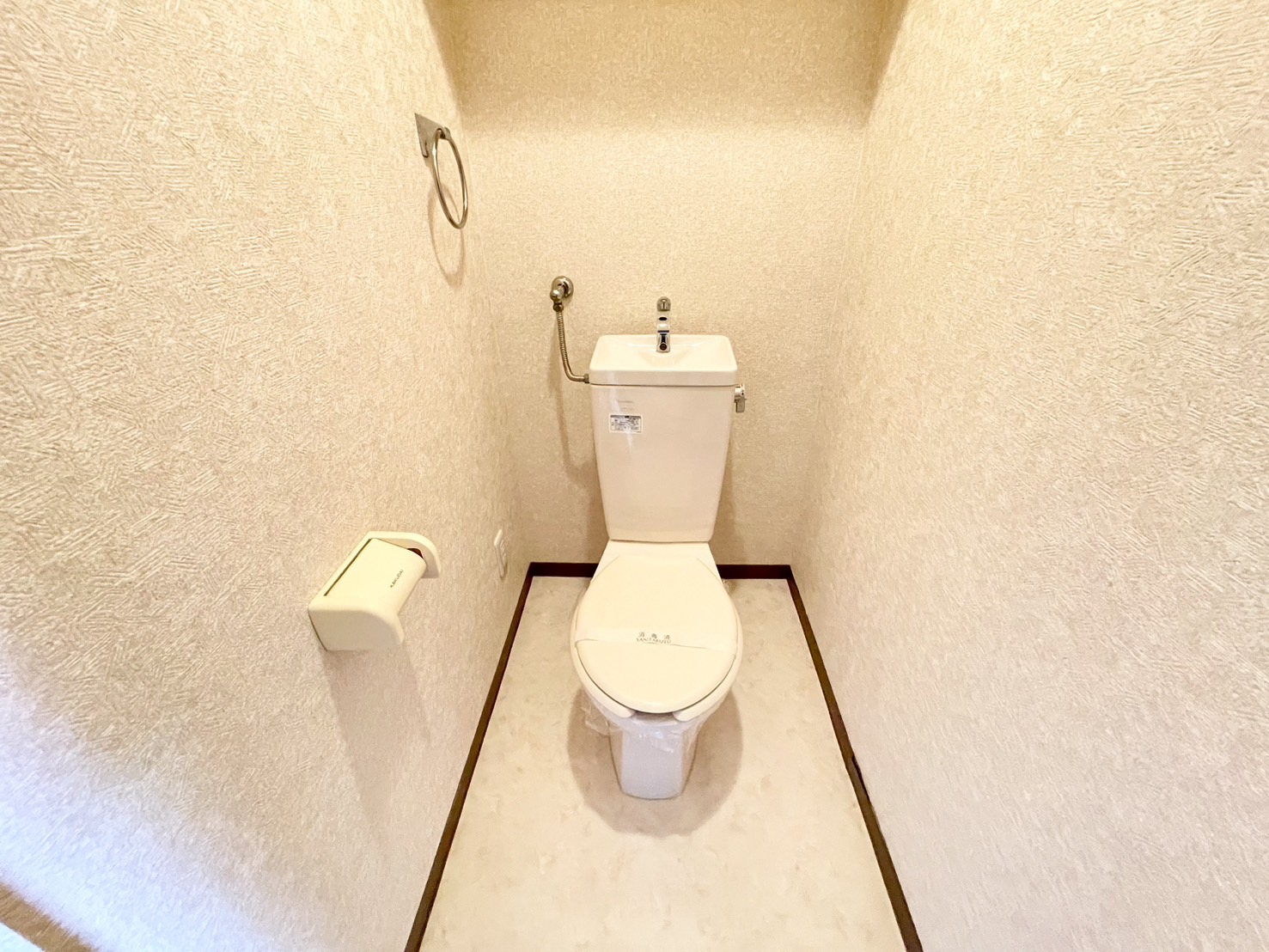 【札幌市東区伏古二条のマンションのトイレ】