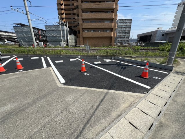 【仙台市宮城野区福室のアパートの駐車場】