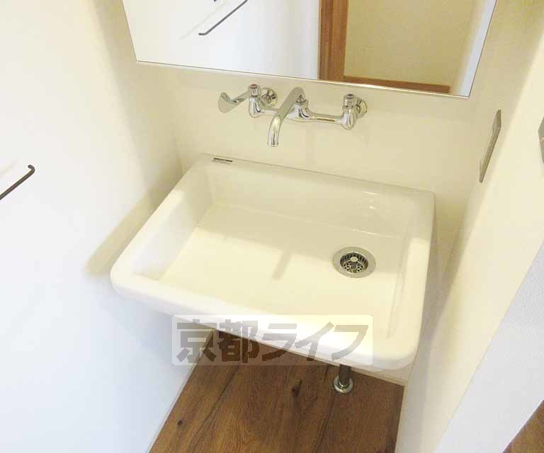 洗面設備　ピカピカ洗面台！