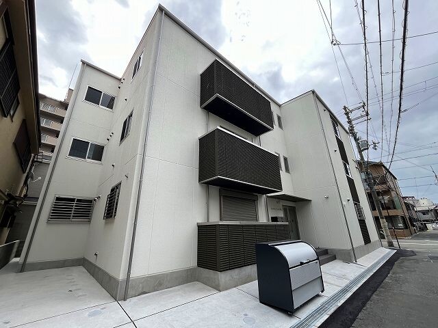 【Premium Pearl 塚本の建物外観】