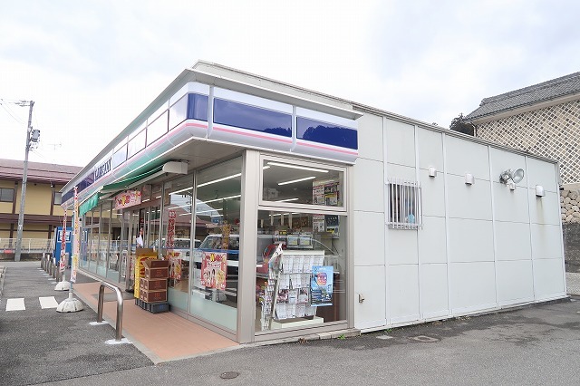 【飯田市松尾明のアパートのコンビニ】